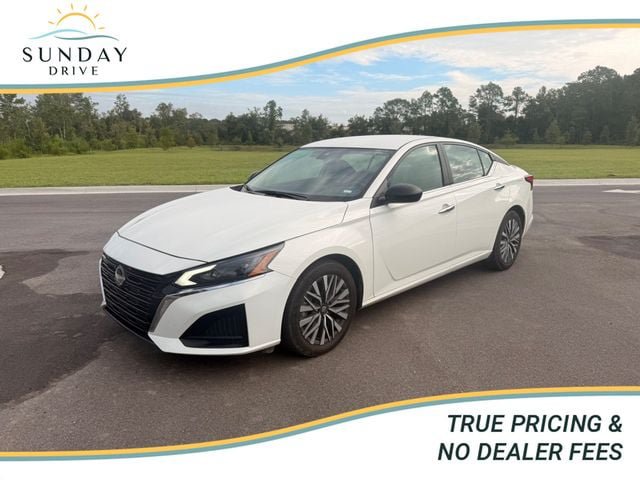 Used 2025 Nissan Altima 2.5 SV FWD image 1