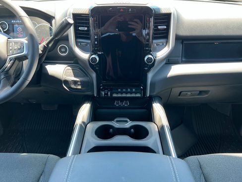 New 2026 RAM 2500 Big Horn AWD/4WD image 13