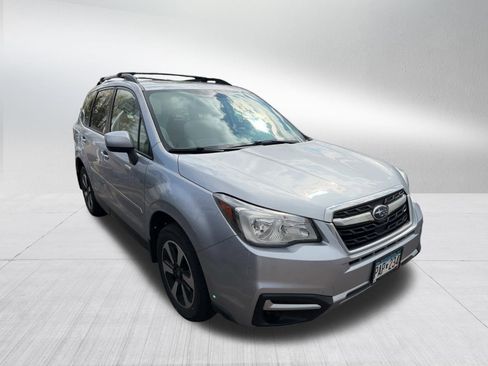 Used 2017 Subaru Forester 2.5i Premium w/ All-Weather Package AWD/4WD image 11