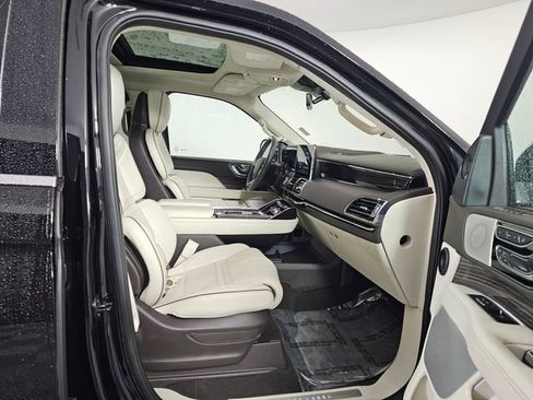 Used 2021 Lincoln Navigator L Black Label image 12
