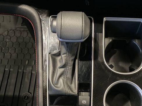 Used 2025 Toyota Sienna XSE w/ XSE Premium Package image 21