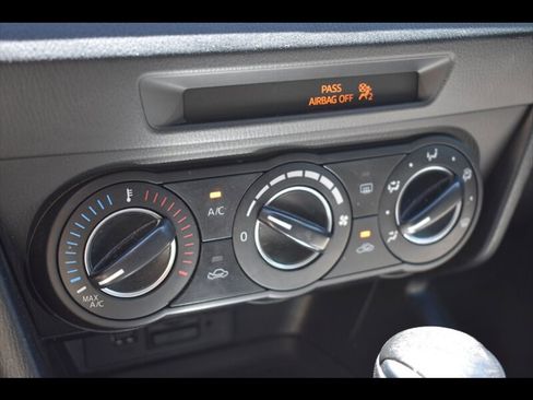 Used 2016 MAZDA MAZDA3 i Touring FWD image 12