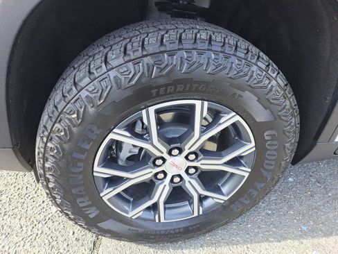 Certified 2025 GMC Acadia AT4 image 22