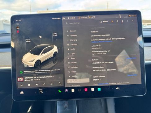 Used 2022 Tesla Model Y Long Range image 12