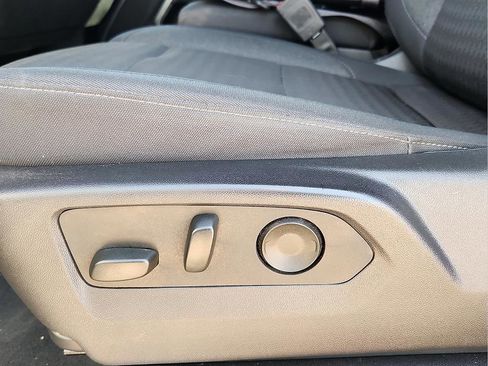 Used 2025 Chevrolet Silverado 1500 LT image 16