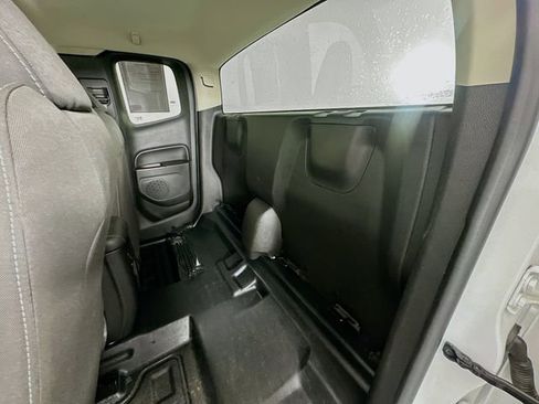 Used 2022 Chevrolet Colorado LT w/ Fleet Safety Package image 22