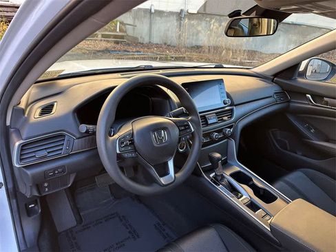 Used 2019 Honda Accord EX image 2