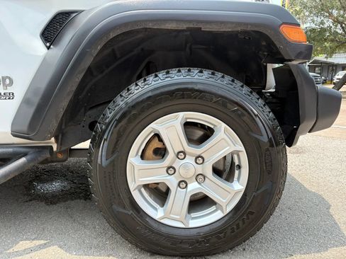 Used 2020 Jeep Wrangler Sport AWD/4WD image 33