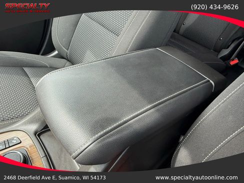 Used 2022 GMC Acadia SLE w/ Driver Convenience Package image 32