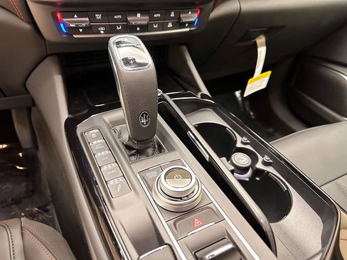 Used 2024 Maserati Levante GT Ultima image 40