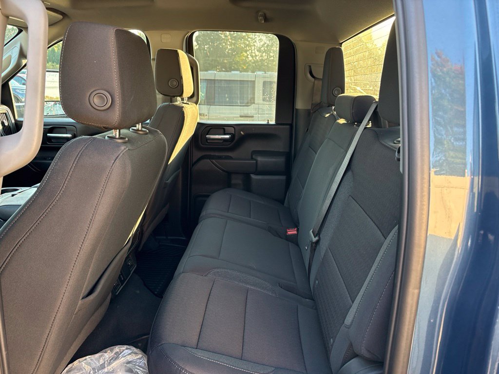 Used 2024 Chevrolet Silverado 2500 Custom w/ Custom Convenience Package AWD/4WD image 8