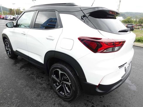 Used 2023 Chevrolet TrailBlazer RS w/ Sun and Liftgate Package FWD image 4