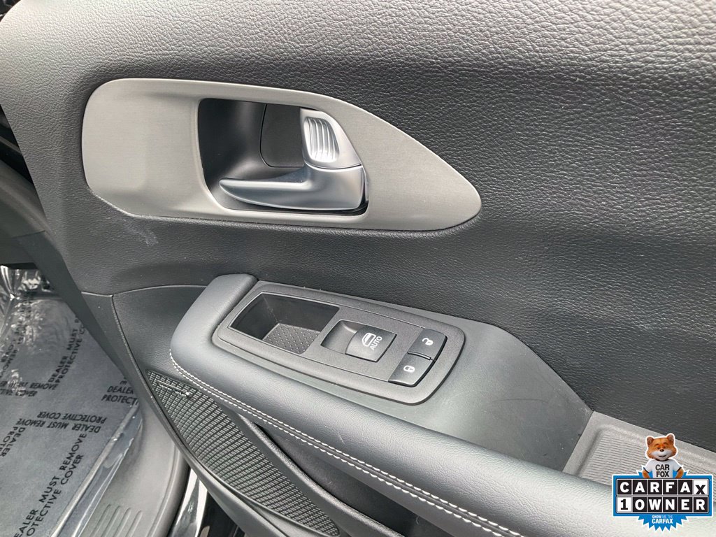 Used 2023 Chrysler Pacifica Limited w/ Uconnect Theater Family Group FWD image 76