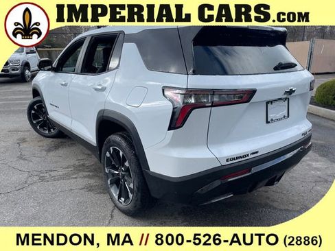 New 2026 Chevrolet Equinox RS w/ Convenience Package III AWD/4WD image 8