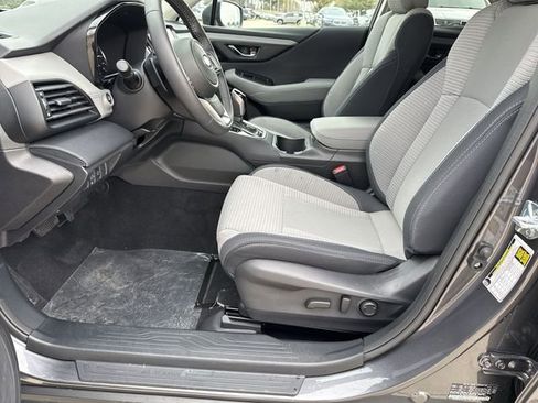 Used 2025 Subaru Outback Premium image 18