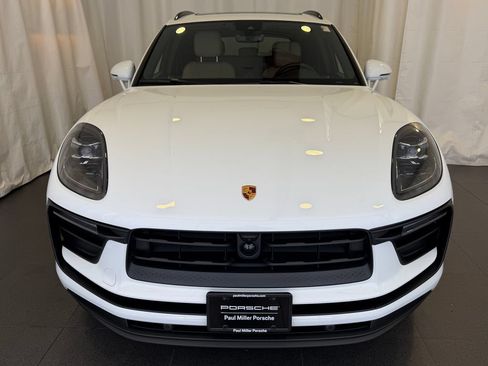 Certified 2026 Porsche Macan AWD/4WD image 6