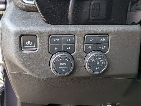 Used 2023 Chevrolet Silverado 1500 High Country w/ Z71 Off-Road Package AWD/4WD image 17