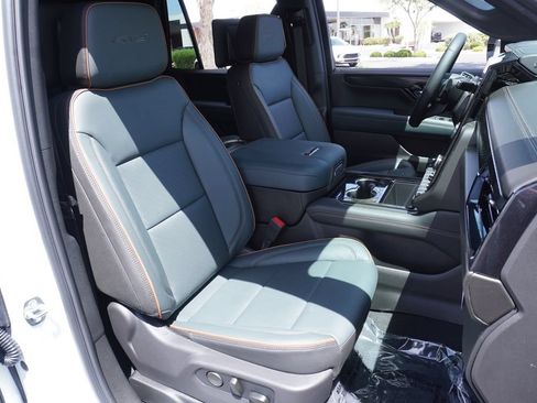 New 2026 GMC Yukon AT4 w/ AT4 Premium Plus Package AWD/4WD image 13