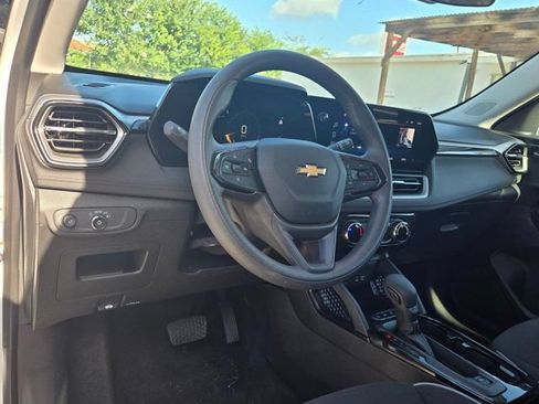 Used 2025 Chevrolet TrailBlazer LT AWD/4WD image 15