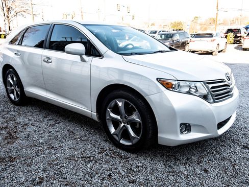 Used 2010 Toyota Venza image 12