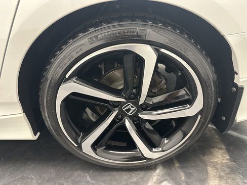 Used 2018 Honda Accord Sport image 28