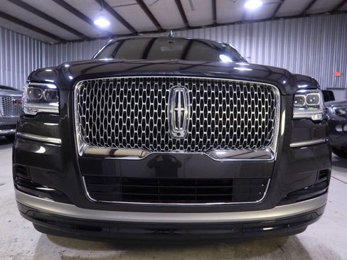 Used 2024 Lincoln Navigator Reserve image 6