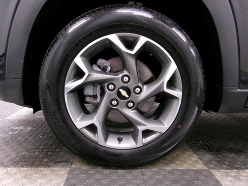 Certified 2024 Chevrolet Trax LT w/ Sunroof Package image 17