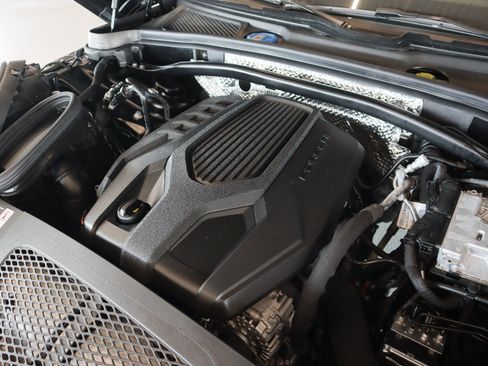 Certified 2026 Porsche Macan AWD/4WD image 27