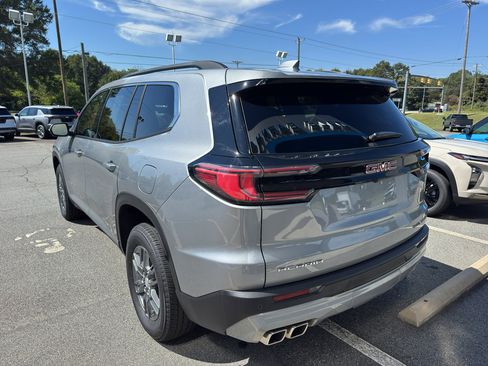 Used 2025 GMC Acadia Elevation image 5