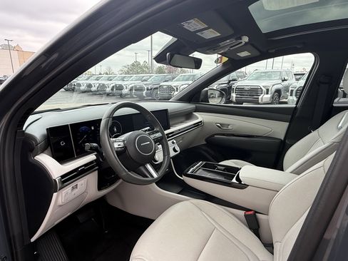 Used 2025 Hyundai Tucson Limited image 11