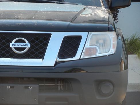 Used 2013 Nissan Frontier S RWD image 9