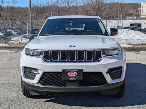 Used 2023 Jeep Grand Cherokee Laredo w/ Luxury Tech Group I image 10