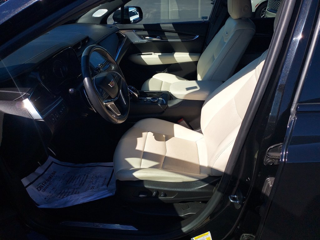Used 2023 Cadillac XT5 Sportv w/ Technology Package AWD/4WD image 17