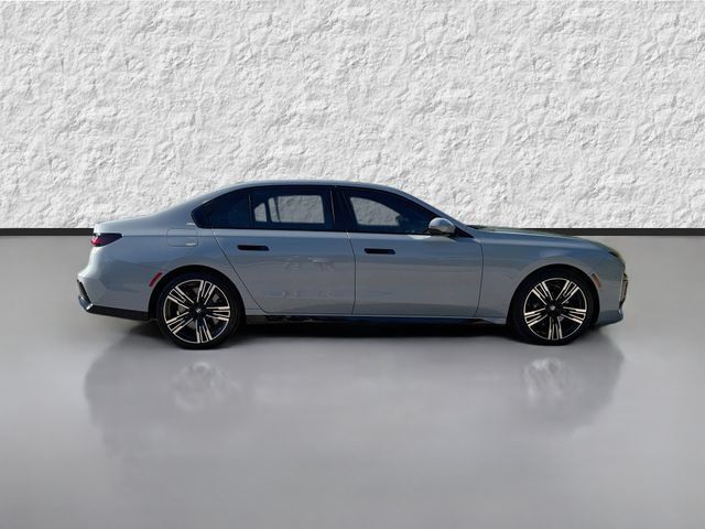 Used 2024 BMW 760i xDrive w/ Premium Package 2 AWD/4WD image 2