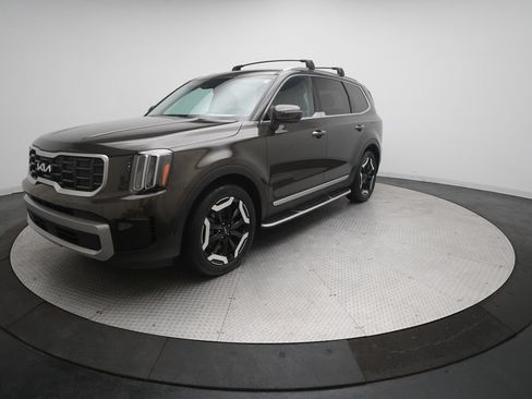 Used 2024 Kia Telluride S w/ S Sunroof Package FWD image 1