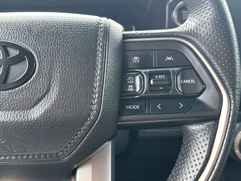 Used 2025 Toyota 4Runner SR5 AWD/4WD image 21