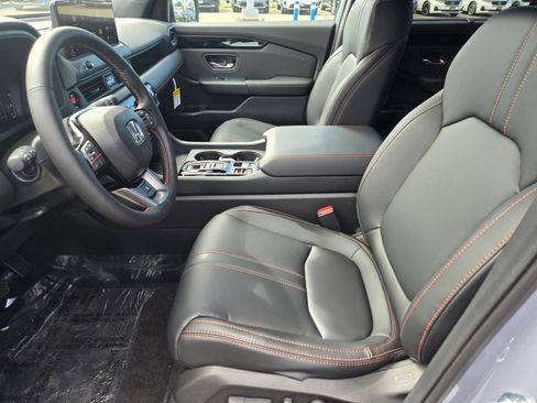 New 2026 Honda Pilot TrailSport image 7