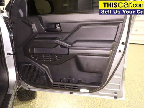 Used 2024 Toyota Tacoma SR5 AWD/4WD image 36