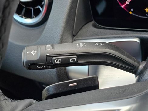 New 2026 Mercedes-Benz GLB 250 4MATIC image 21