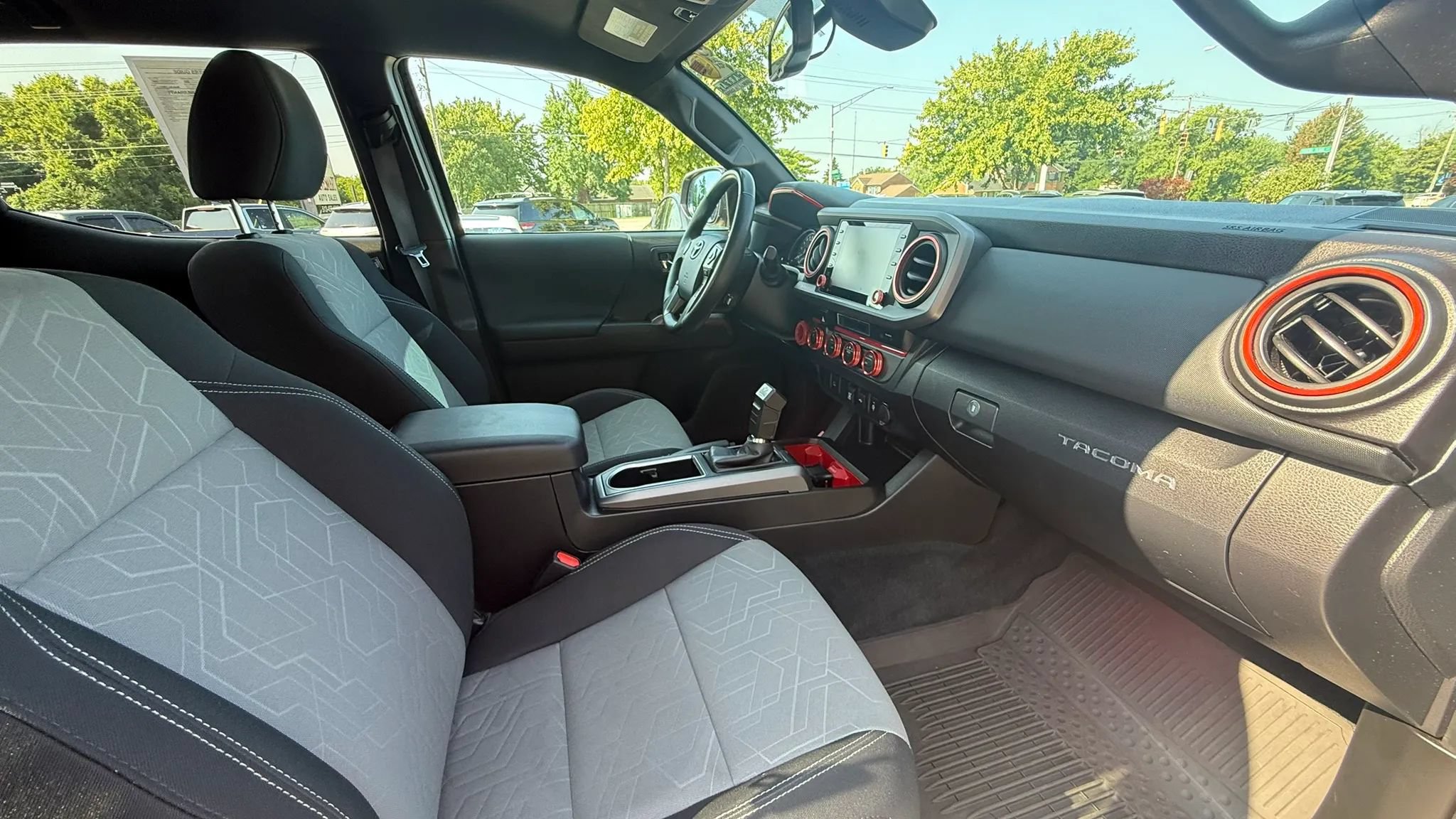Used 2023 Toyota Tacoma TRD Off-Road AWD/4WD image 11