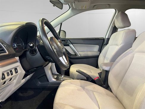 Used 2017 Subaru Forester 2.5i Premium image 23