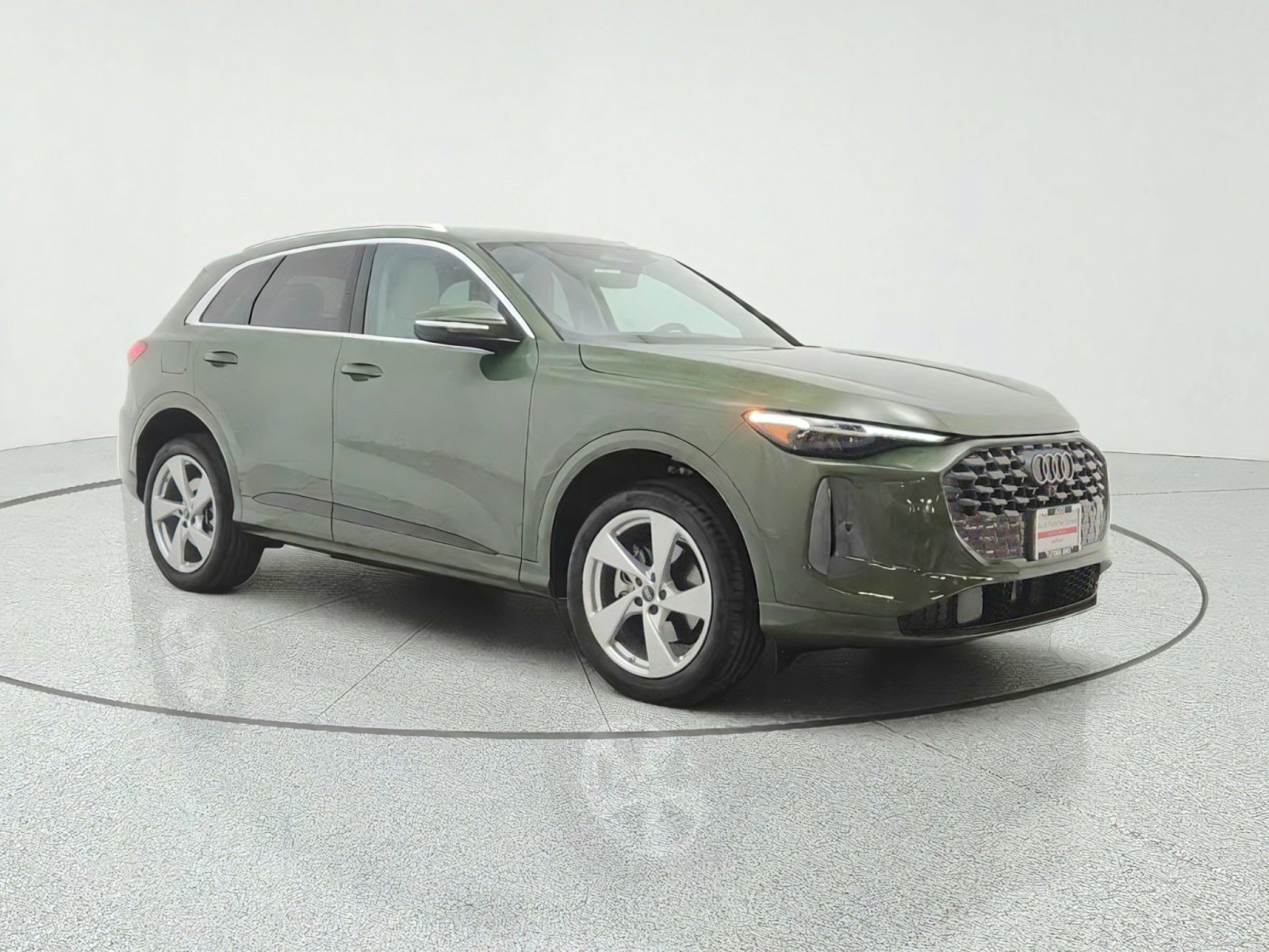 Used 2025 Audi Q5 Premium AWD/4WD image 3