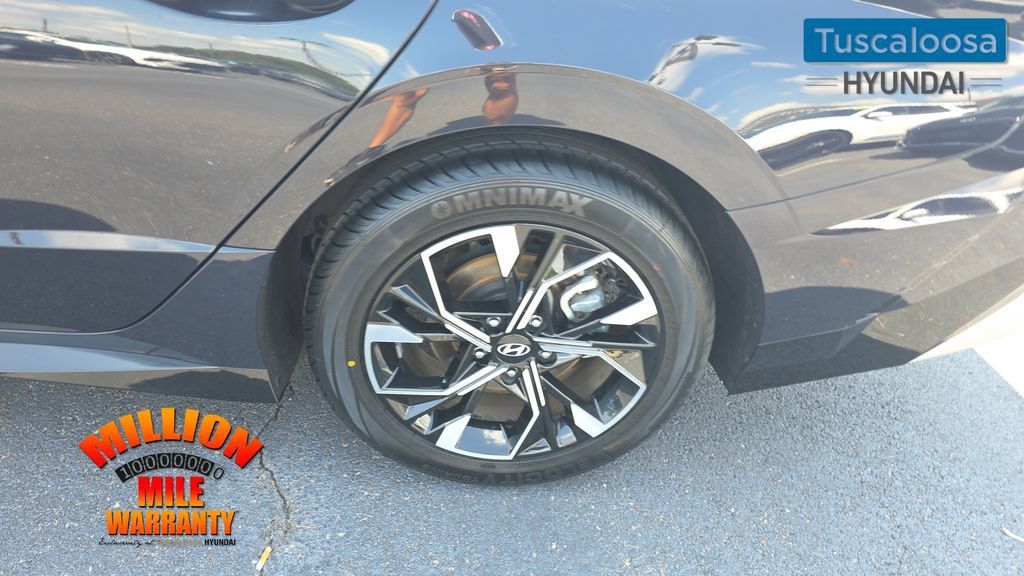 Used 2025 Hyundai Sonata SEL FWD image 11