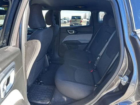 Used 2023 Jeep Compass Sport AWD/4WD image 10