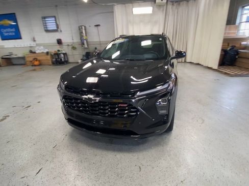 Used 2024 Chevrolet Trax RS w/ Sunroof Package FWD image 5