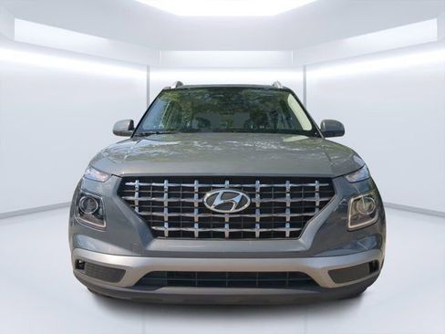 Used 2025 Hyundai Venue SEL FWD image 8