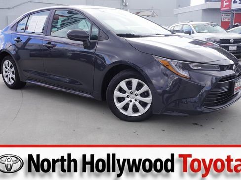 Certified 2025 Toyota Corolla LE image 1