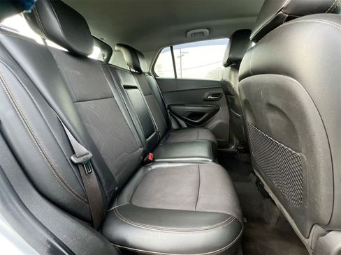 Used 2017 Chevrolet Trax LT w/ LT Convenience Package image 21