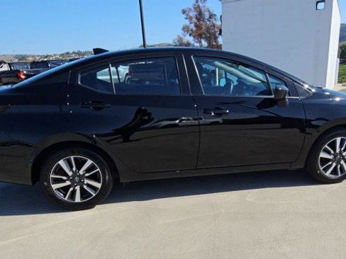Used 2025 Nissan Versa SV FWD image 9