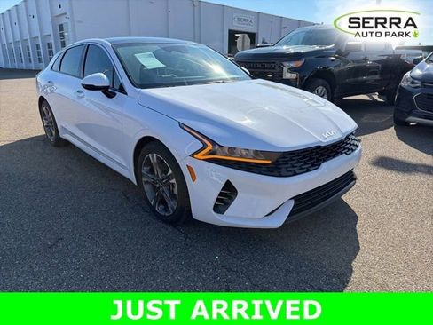 Used 2022 Kia K5 EX image 2